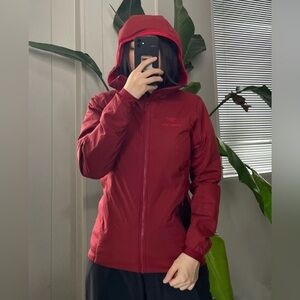 NWT Arc’teryx Atom Hoody women XS * free shipping *